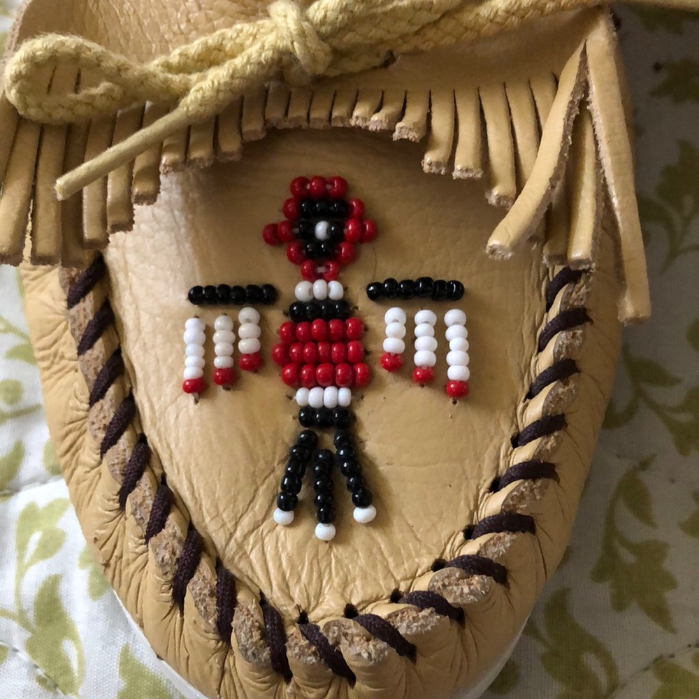 Tan beaded Minnetonka slip on moccasins - Picture 3 of 6